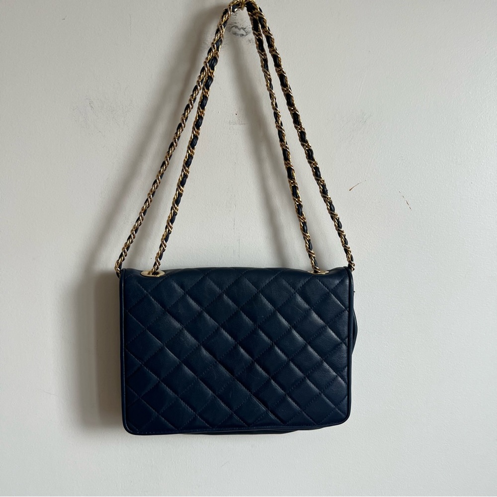Vintage DI BENITO Quilted Leather Flap
Front Convertible Shoulder Bag Blue - Picture 6 of 15